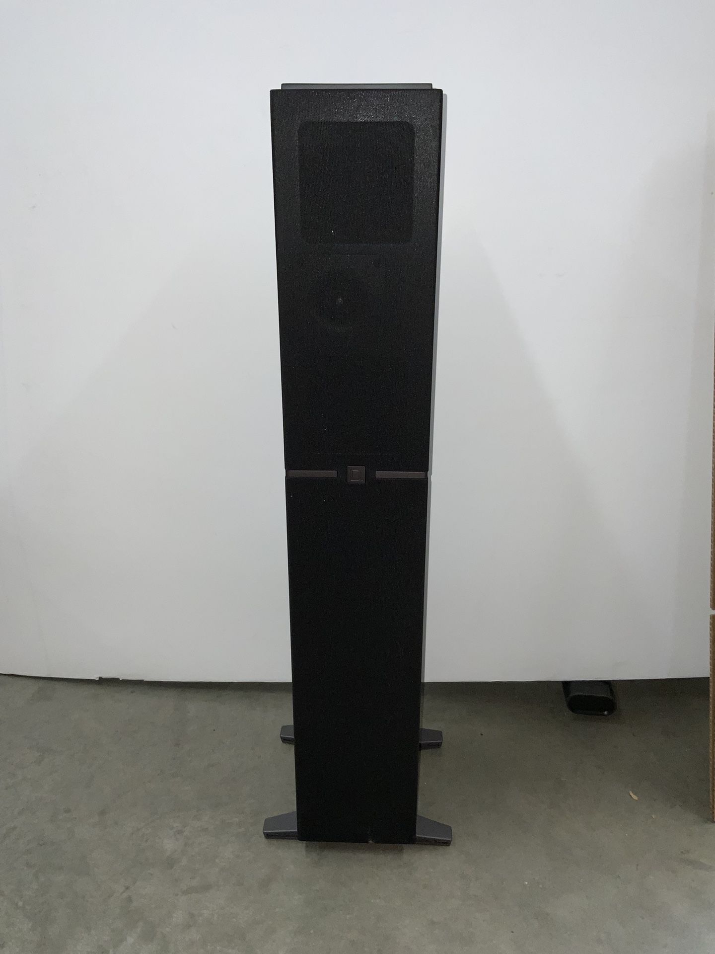 Definitive Technology - Dymension DM40 4.5” Slim Tower Speaker (Each) - Black #718