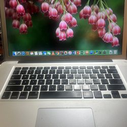 Apple MacBook Pro Aluminum Unibody 15” Laptop