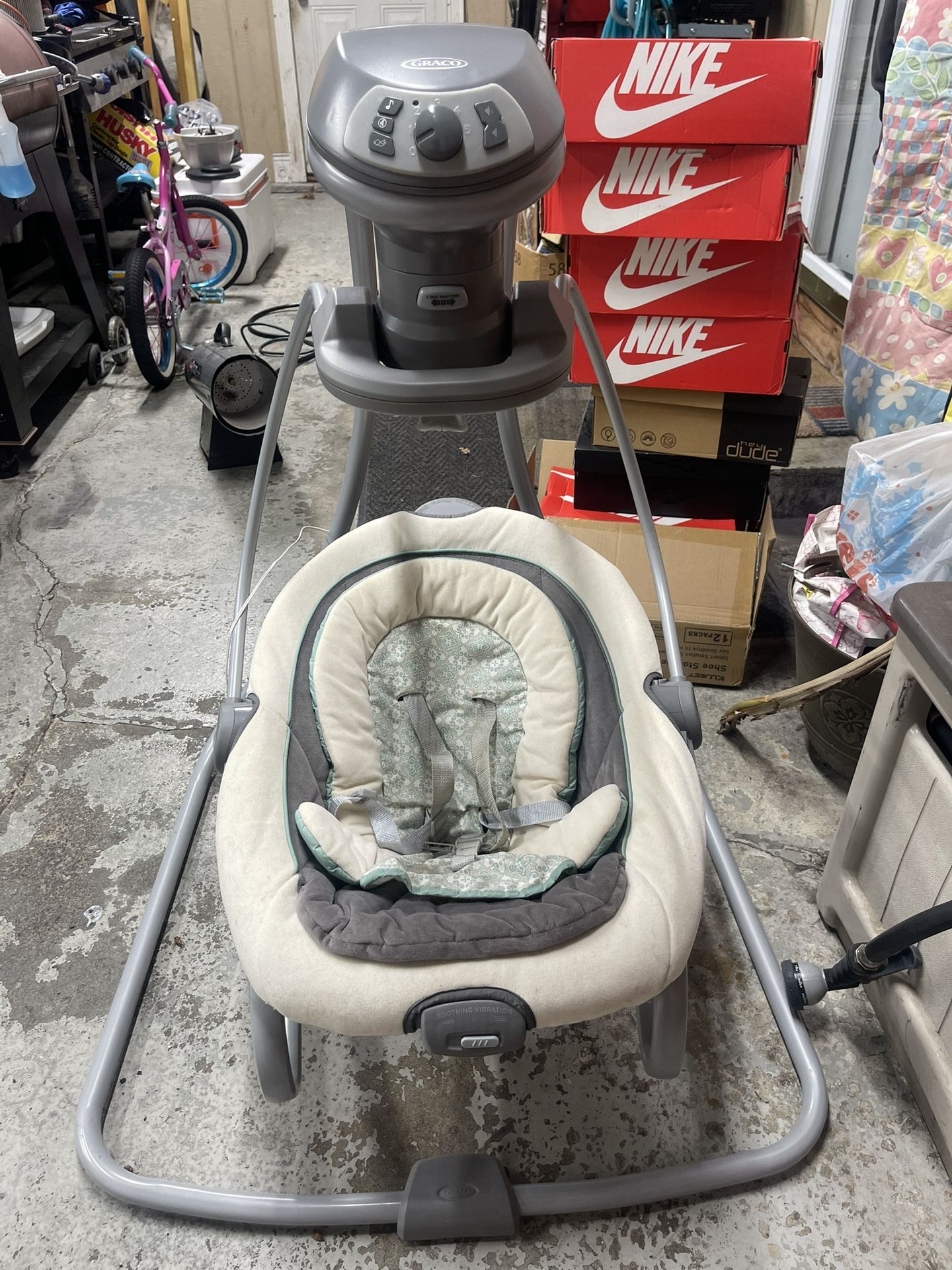 Graco DuetSoothe LX Infant Baby Swing and Rocker