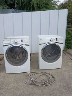 Whirlpool Duet Washer & Gas Steam Dryer Set (Hoses Included)