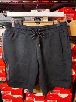 Nike black tech fleece shorts Size Large used, some lint on them