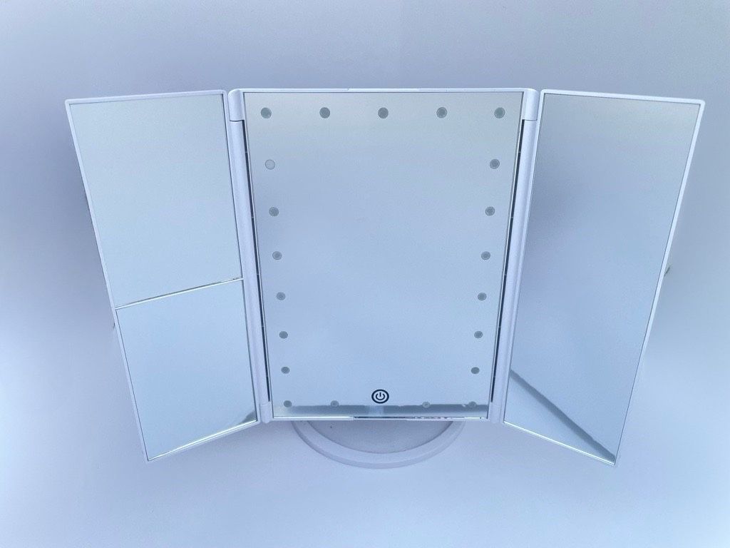 Trifold Portable Vanity 