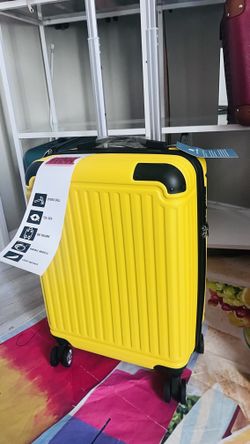 NEW 20” Bright Yellow Carry-On – $30 FIRM | Trusted Seller ⭐ 1,000+ Positive Reviews 📍 South Durango & 215 — near IKEA 🧳 Hardshell • TSA lock • Dou