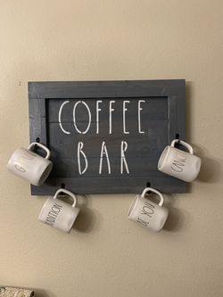 Coffee cup and mug holders