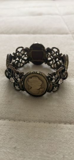 Cameo Bracelet