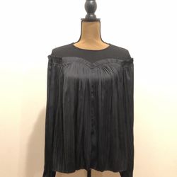 Women’s Dressy Top Size Small