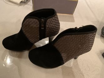 GB booties, new