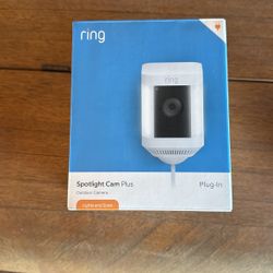 Ring Spotlight Cam Plus 