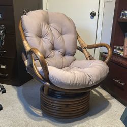 Rattan Swivel Chair