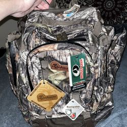 Hideaway Hunting Gear Mossy Oak