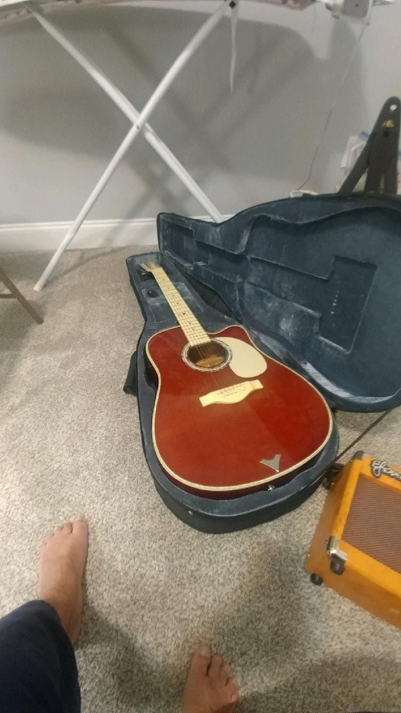 Esteban Acoustic Guitar W/Amp & Case