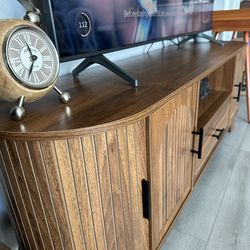 55” Samsung TV and Stand TV