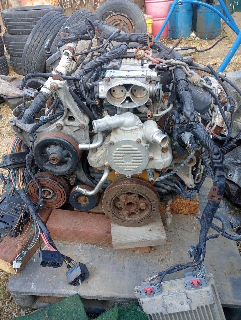 2003 Chevy LT1  ENGINE 