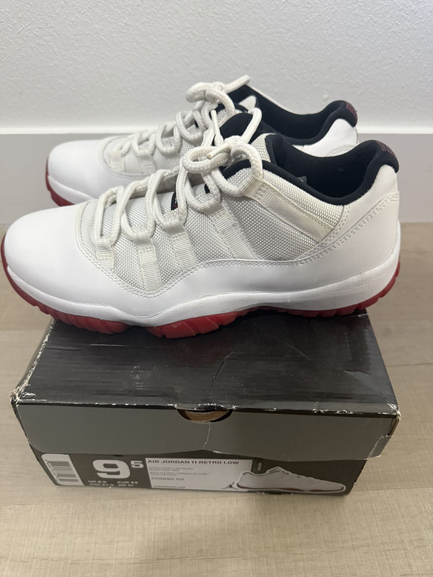 Air Jordan 11 Retro Low Cherry 2011 Sz 9.5