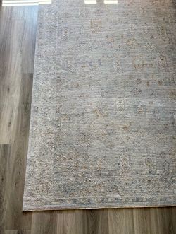 5 x 7’ avant garde area rug