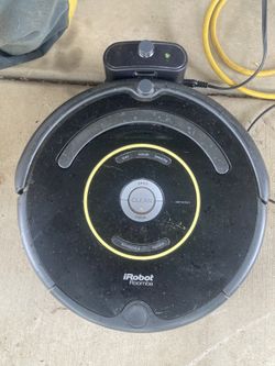 2 Robot Vacuum. DEEBOT ECOVACS And I Robot ROOMBA