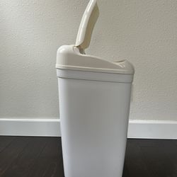 Hands-Free Motion Activated Dustbin