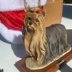 Dog figures 1 G Armani