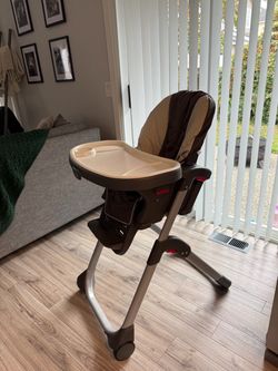 Toddler high chair (Graco)