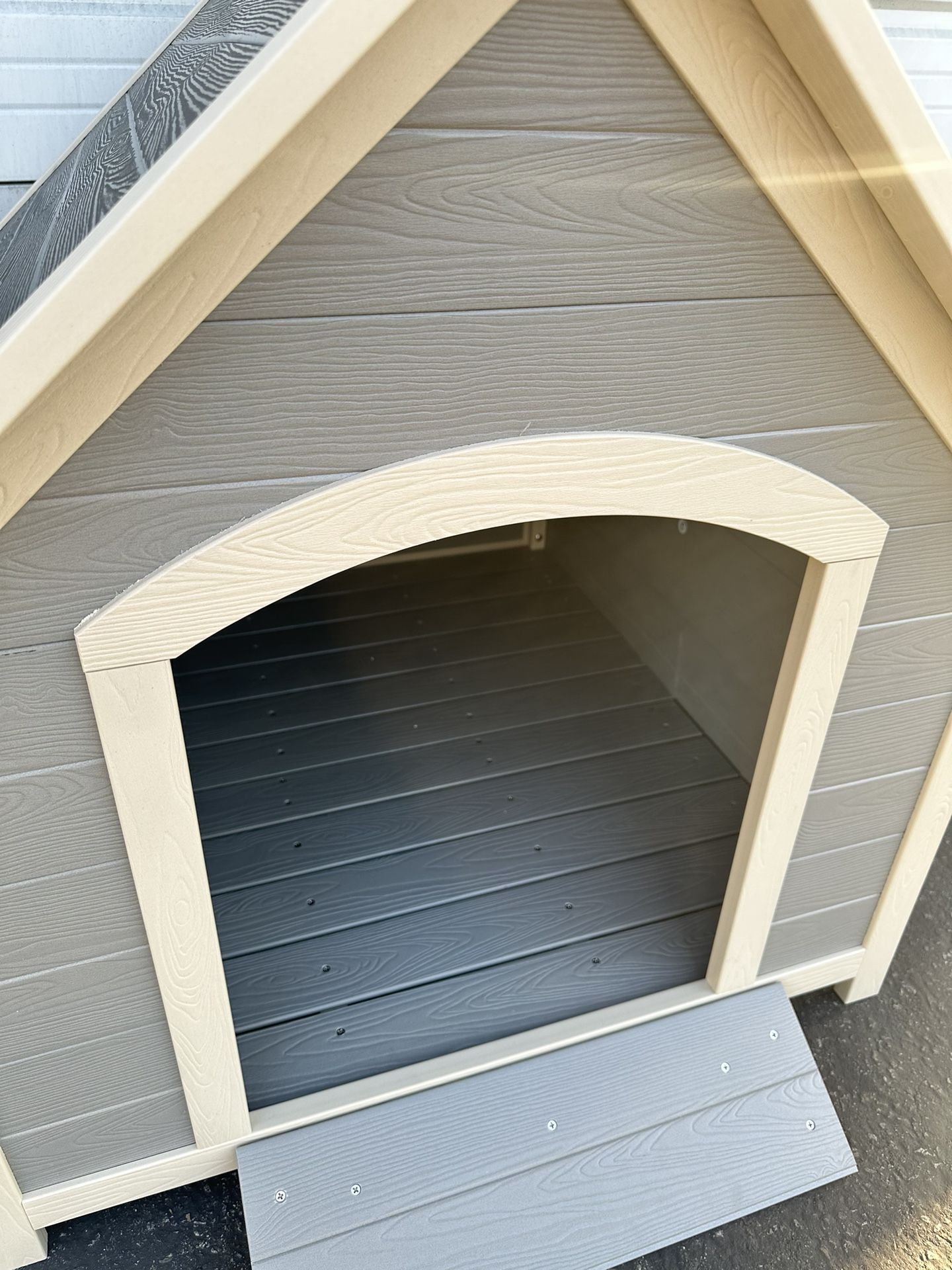 Outside Plastic 40.7" Large HDPS Dog House