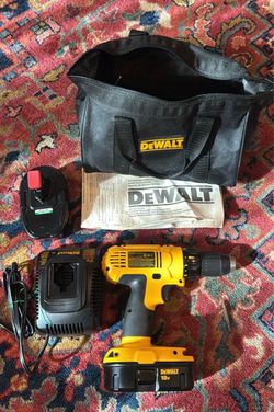 DeWalt DC970 18V LIKE NEW Cordless Drill Driver Kit 2 Batteries Charger Bag Manual Tested