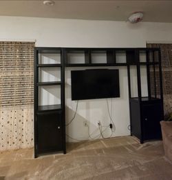 Livingroom Entertainment Center heavy wood + TV Samsung need it gone asap first come get it