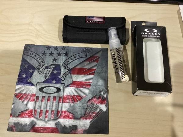 Oakley Lens Eyeglass Cleaning Kit