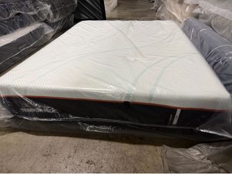 SALE ‼️Queen mattress Tempurpedic ProAdapt firm 1.0