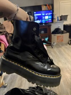 Platform Boots Size 7 Women’s 