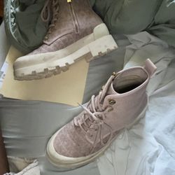 Micheal Kors Womens Boots