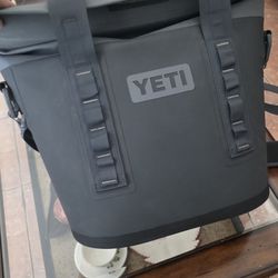 Yeti Hopper Soft Cooler Tote
