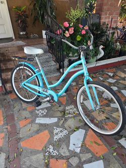 Phat 3-Speed Woman's Beach Cruiser