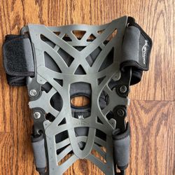 Donjoy Reaction Web Knee Brace Size M/L Black M 4.2