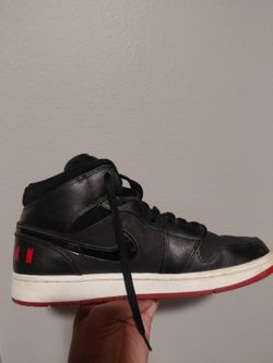 Jordan 1 mid, size 9