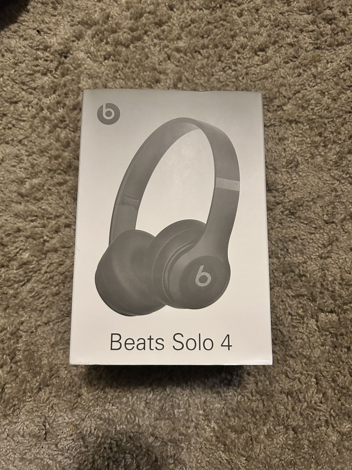 Beats solo 4