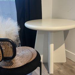 Small Dining Table For 2-4 and 31.5”