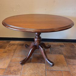 Pedestal Dining Table 