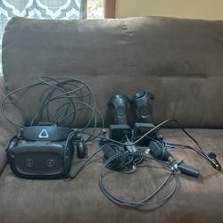 HTC VIVE Cosmos Elite VR Headset (EVERYTHING INCLUDED)