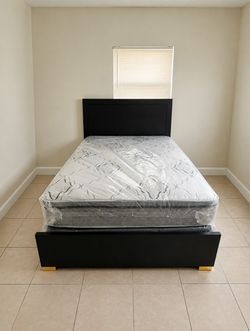BLACK & GOLD Bed - LED’s 😍