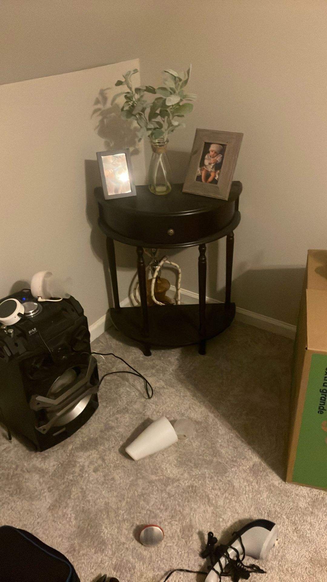 FinishFrenchi Home Furnishing End/Size: 11.6 x 23.7 x 28 in