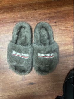 Balenciaga furry slide Metallic grey