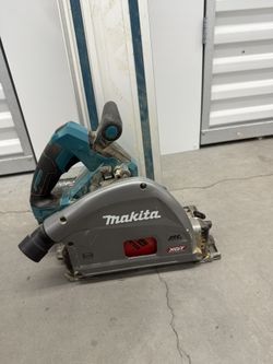 Makita 40V max XGT 6 1/2in Plunge Circular Saw 