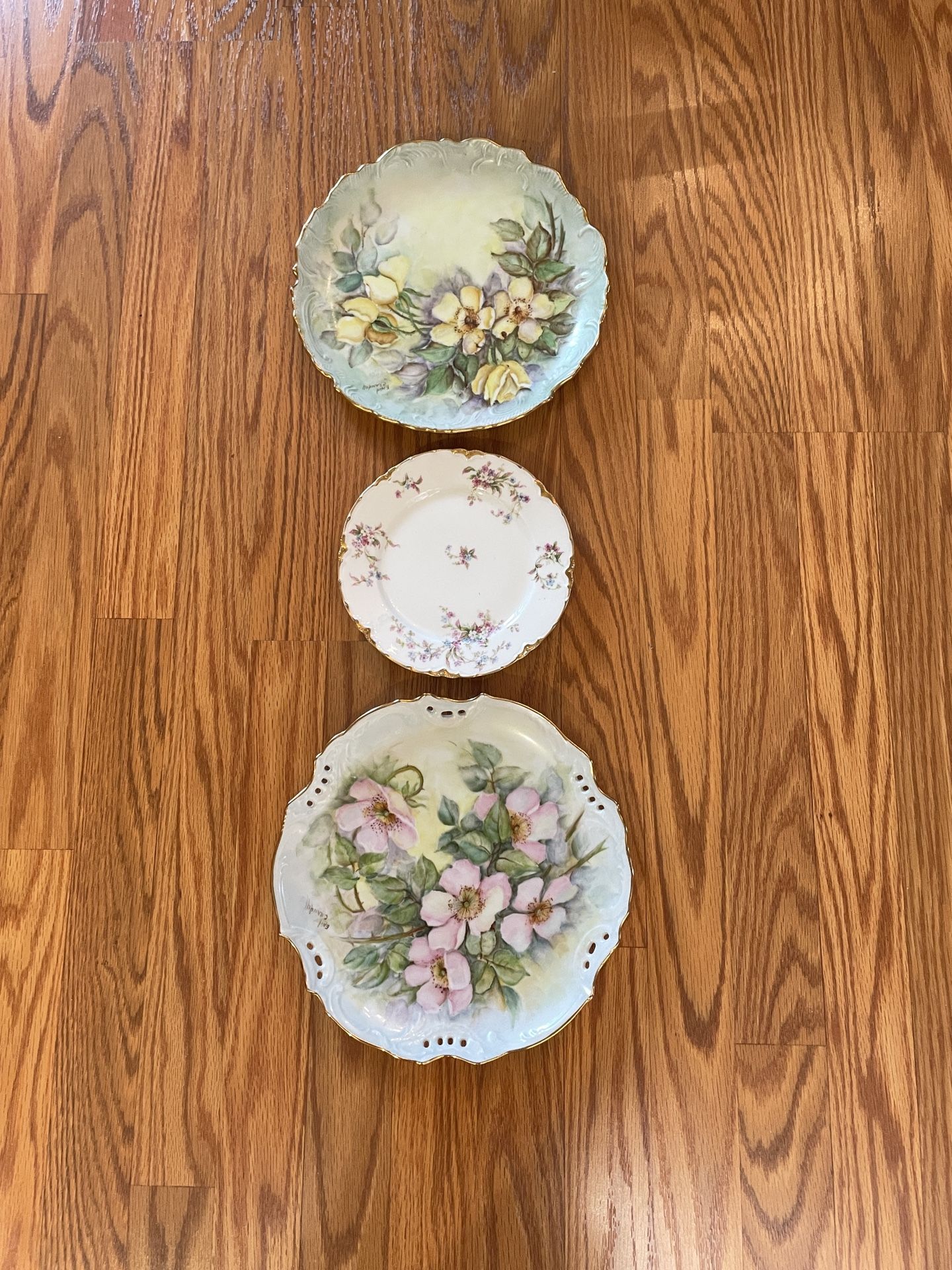 Antique / Vintage Plates