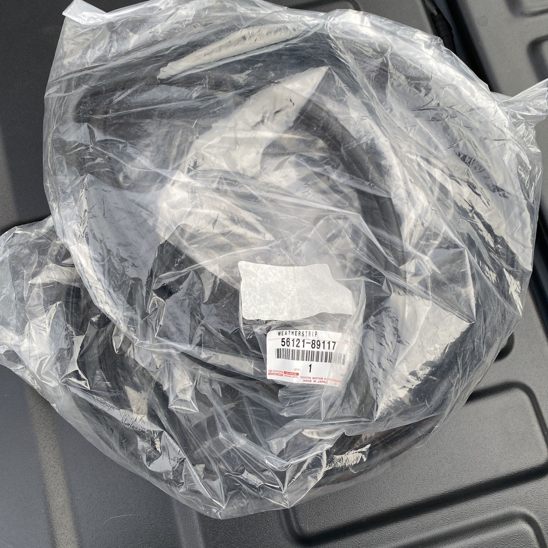 84-88 Toyota Pickup 4Runner Windshield Rubber Weatherstrip Gasket OEM 56121-89117