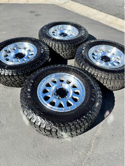 18” Off-Road Method MR315 Machined Wheels With 33” Falken Rubitek A/T Tires For 6x139 Trucks 18x9