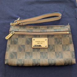 Michael Kors Wrist Clutch 