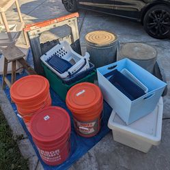 Free Stuff. Come and get it while it lasts.