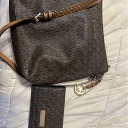 Michael Kors Purse And Wallet Set 