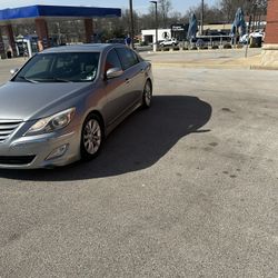 2013 Hyundai Genesis