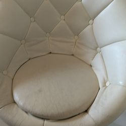 Chair for desk or vanity moving need gone today